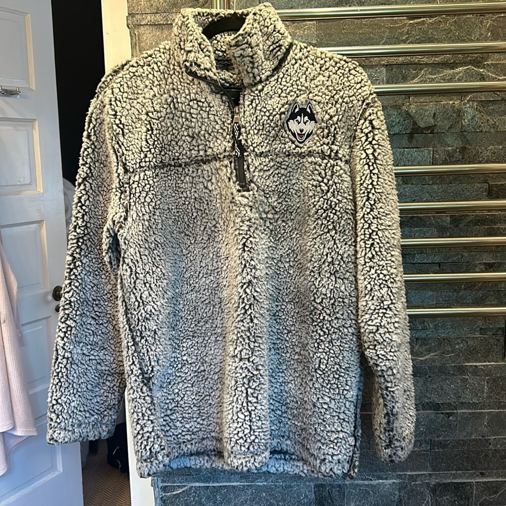 UConn 1/4 Zip Size: M